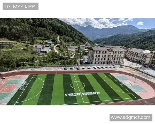 感恩父母无私奉献成就足球梦想的明星之路